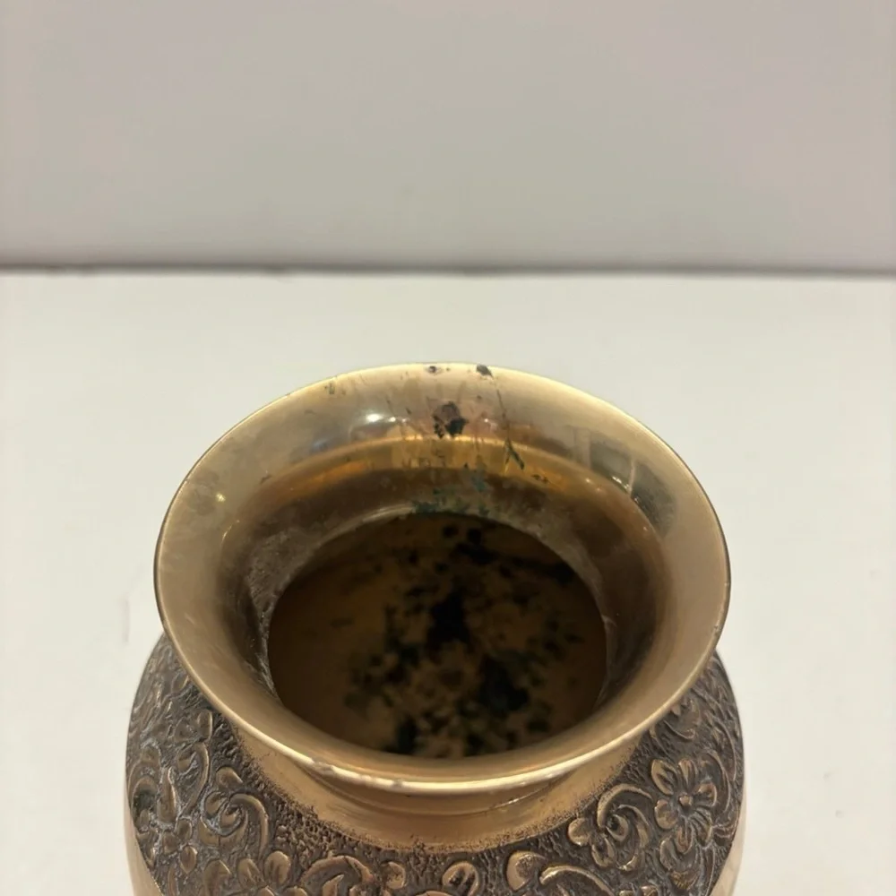 Vintage brass pot vase decor